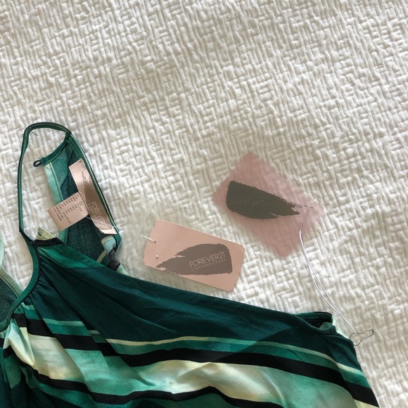 Flowy Dress - Picture 6 of 6